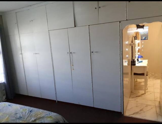 5 BEDROOM HOUSE FOR SALE IN OAKDALE